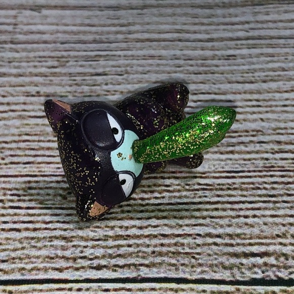 Lost Kitties Easter Glitter Sparkle Chunks Figure Collecting Toy - Picture 6 of 7
